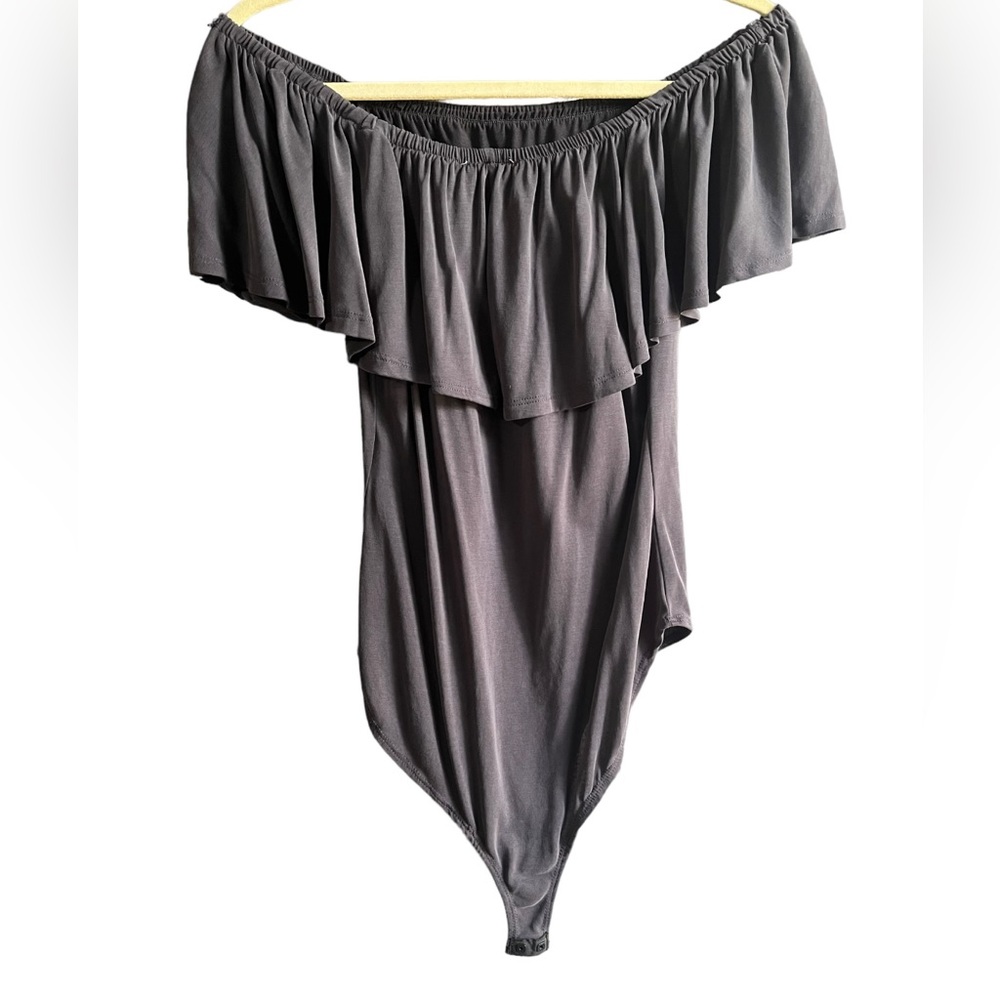 Charcoal Off-Shoulder Ruffle Bodysuit - Picture 2 of 4